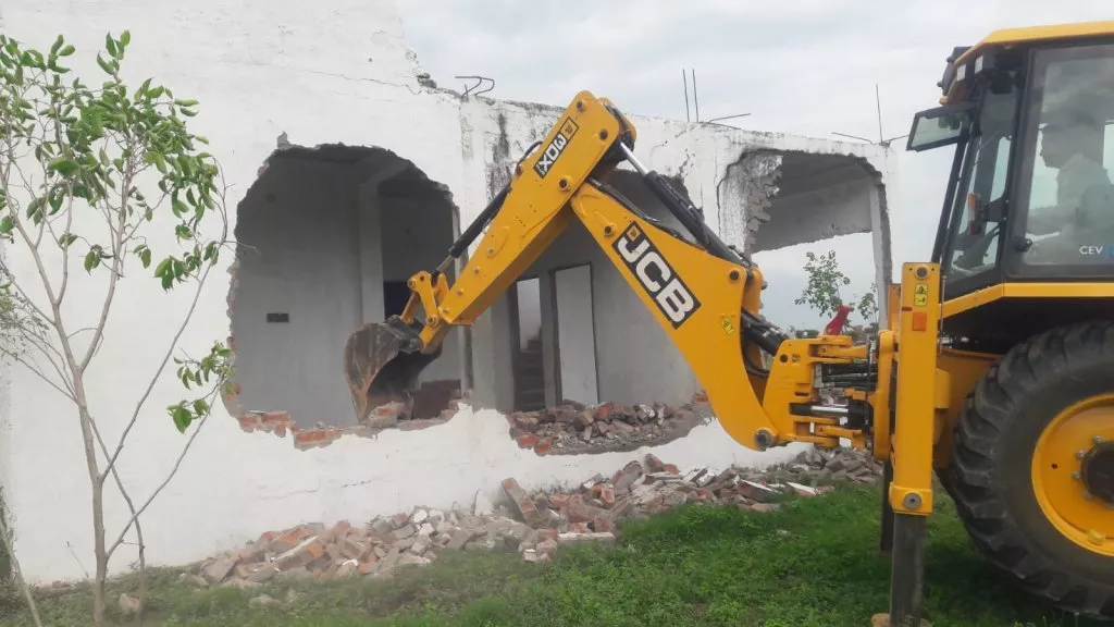 BDA's enforcement team bulldozers run on 5 illegal colonies